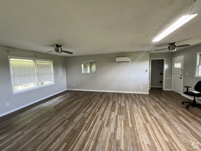Building Photo - 89 Page Cir Rental