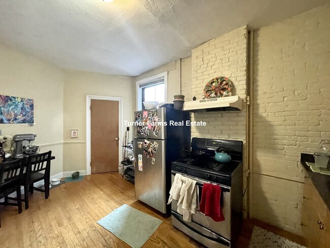 Building Photo - 86 Hammond St Rental
