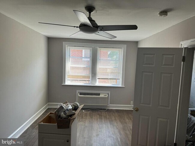 Photo - 6024 Larchwood Ave