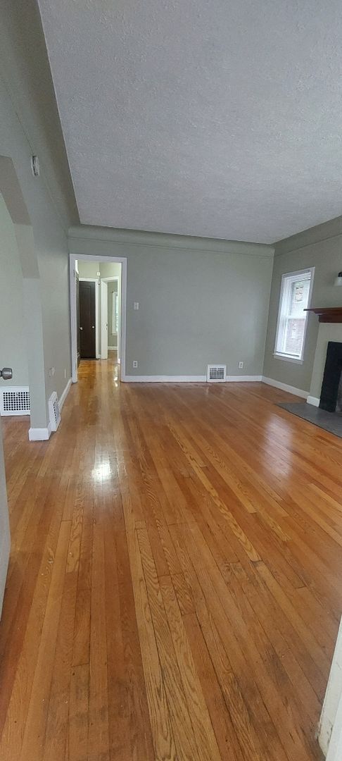 Photo - *Last Minute Fall Move in Special $1800 to...