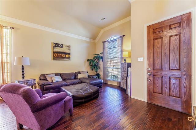 Photo - 920 Fannin Dr