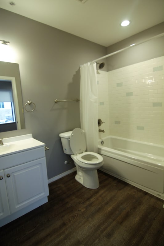 Photo - 1306 E 11th St Unit 2