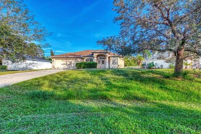 Building Photo - Living Large at a Beautiful 3/2 in Northport