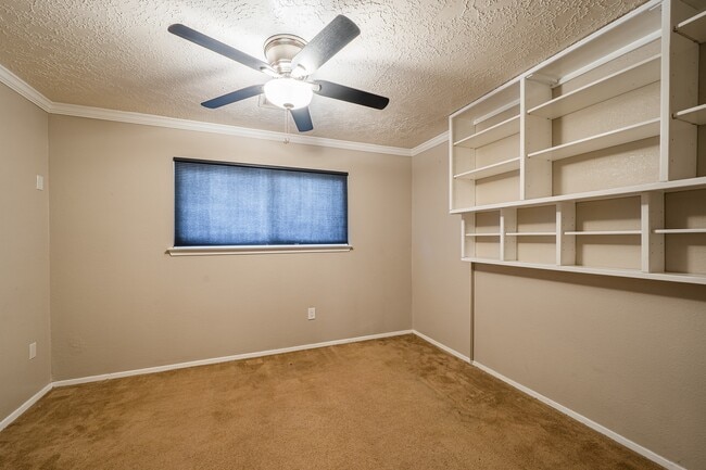 Photo - 10422 Gulfstream Ln