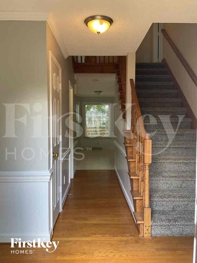 Photo - 110 Longbridge Dr