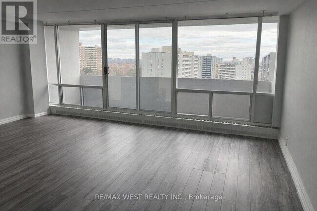 Photo - 2 Glamorgan Ave Unit 1112