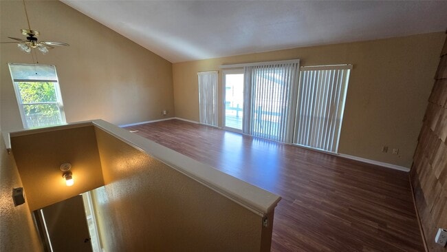 Photo - 135 April Point Dr N