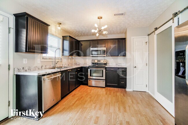 Photo - 2973 Seeger St