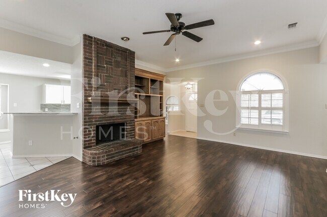 Photo - 1008 Micarta Dr