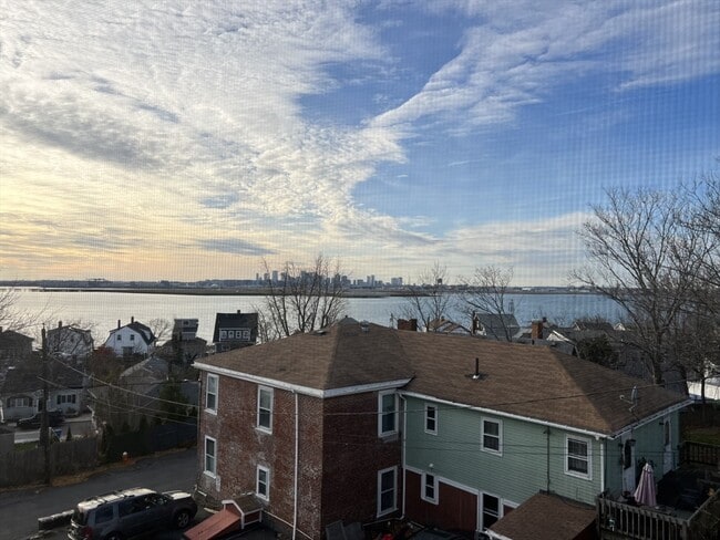 Building Photo - 49R Siren St Unit 3