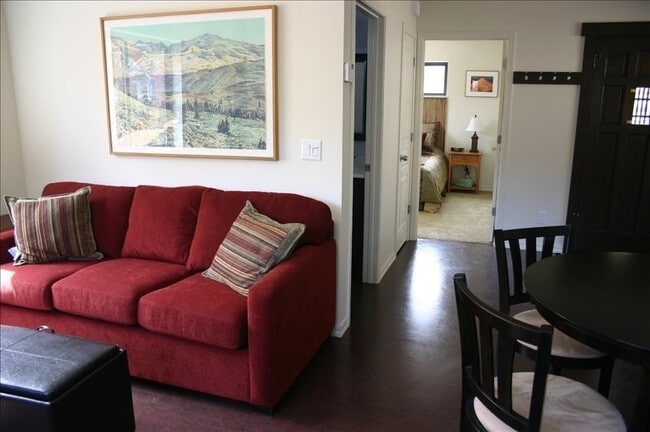 820 NW Columbia St Unit 820 Columbia ADU