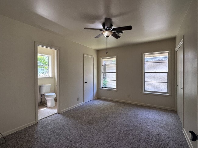 Photo - 825 Crestview Dr