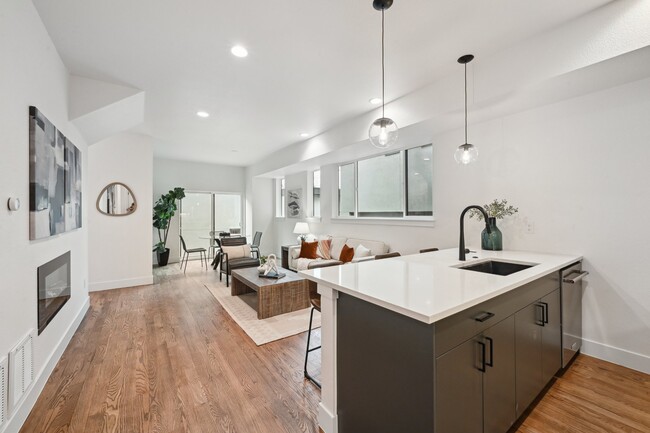 Photo - 1240 Tennyson St House