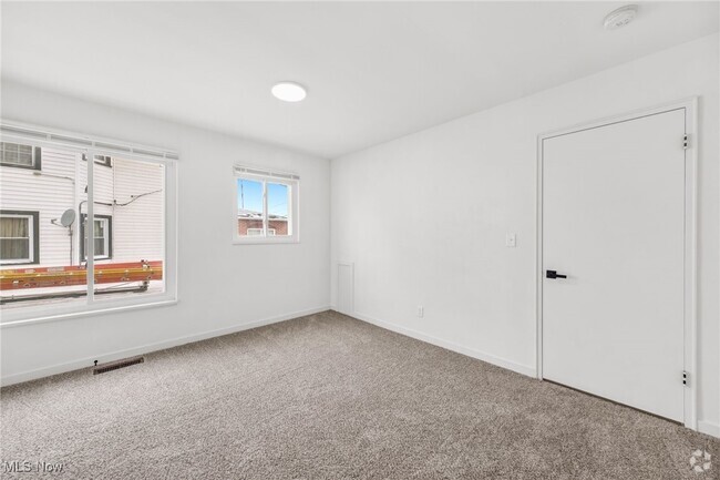 Building Photo - 18997 Hilliard Blvd Rental