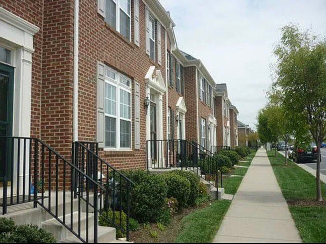 Photo - 2112 Lockwood Dr