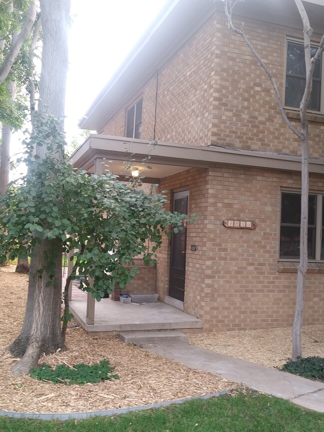Building Photo - 4830 E 19th Ave