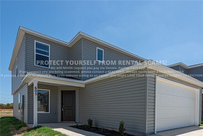 Photo - 605 Marsol St