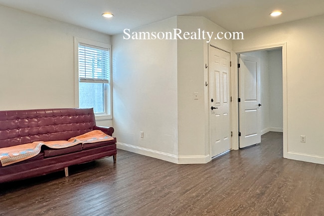 Photo - 15 E Transit St Unit 1