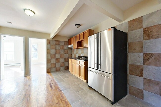 Building Photo - 106 Rockaway Ave Unit 2