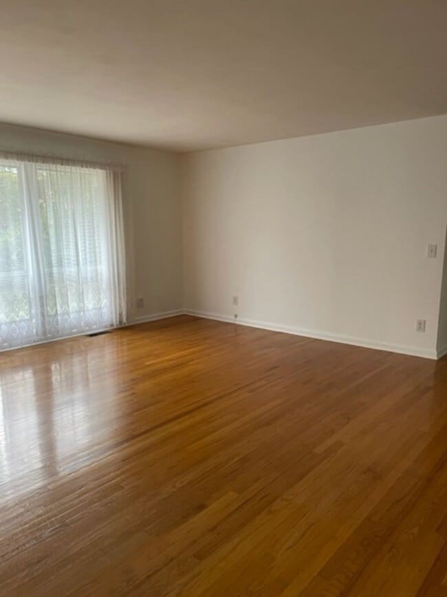 Photo - 3 Bedroom Single Family Home - WL School District