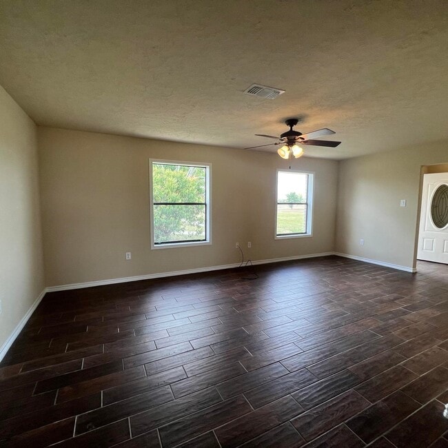 Photo - 918 Fairway Dr