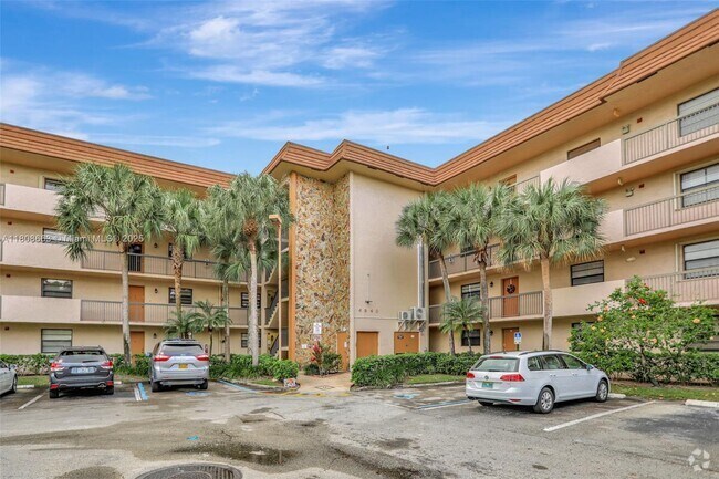 Building Photo - 4940 E Sabal Palm Blvd Unit 110 Rental