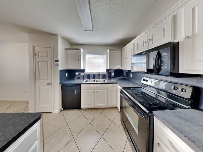 Photo - 6823 Manor Terrace Ln