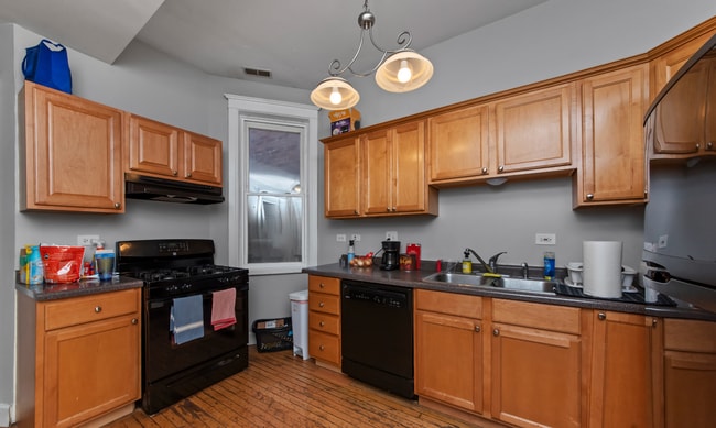 Photo - 3350 N Sheffield Ave Unit 2