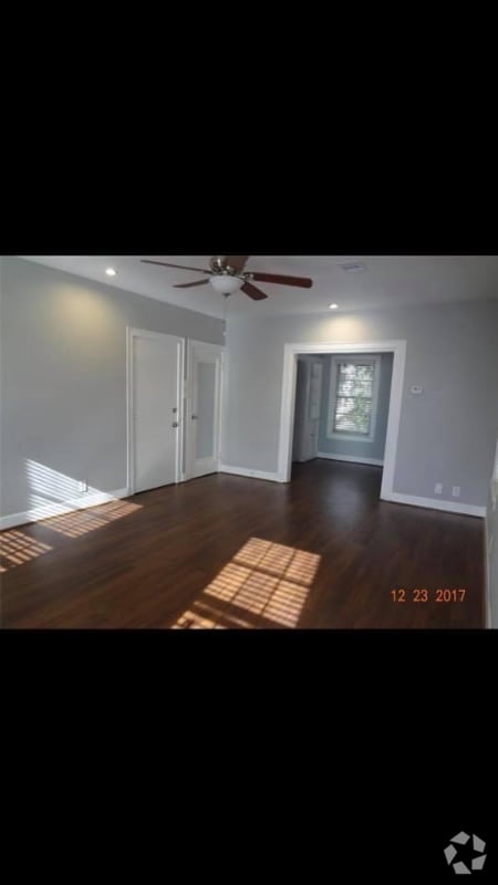 Building Photo - 914 20th St Rental