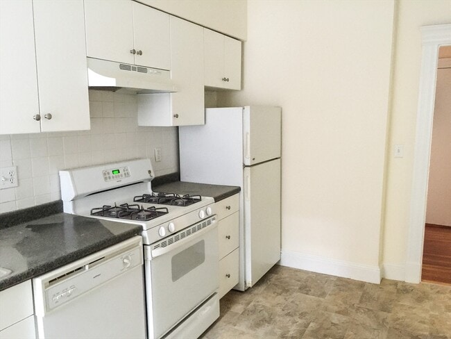 Building Photo - 7 Naples Rd Unit 1