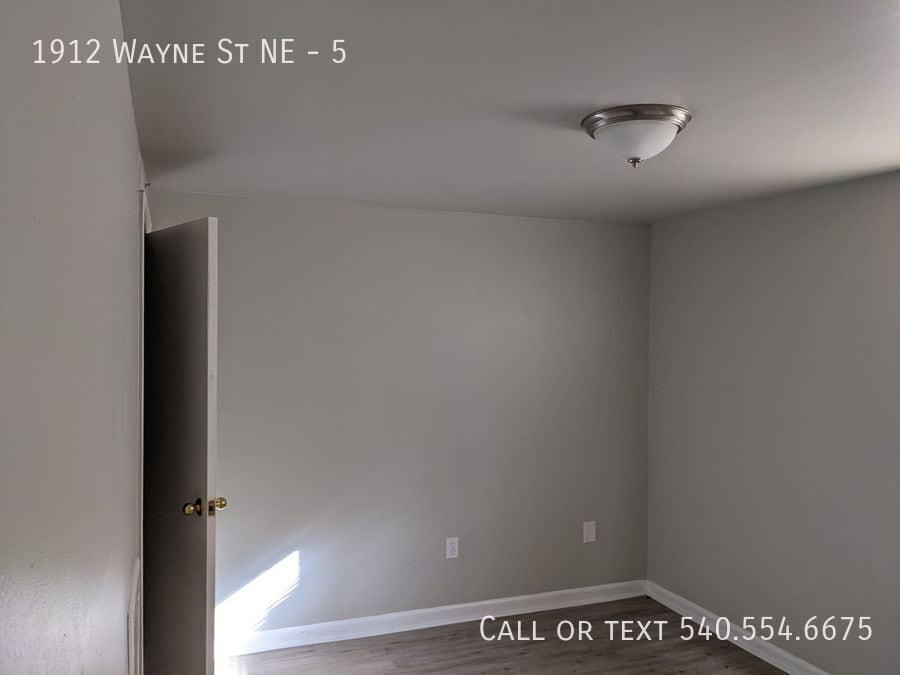Photo - 1912 Wayne St NE Unit 5
