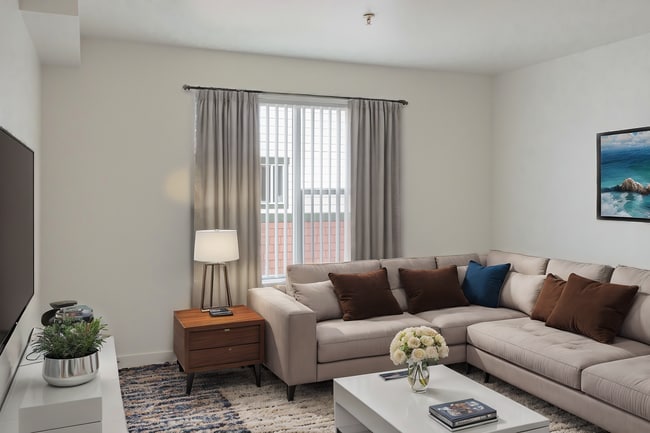 D STREET APARTMENTS - PORTLAND, OR - Sunshine Meadows Rental