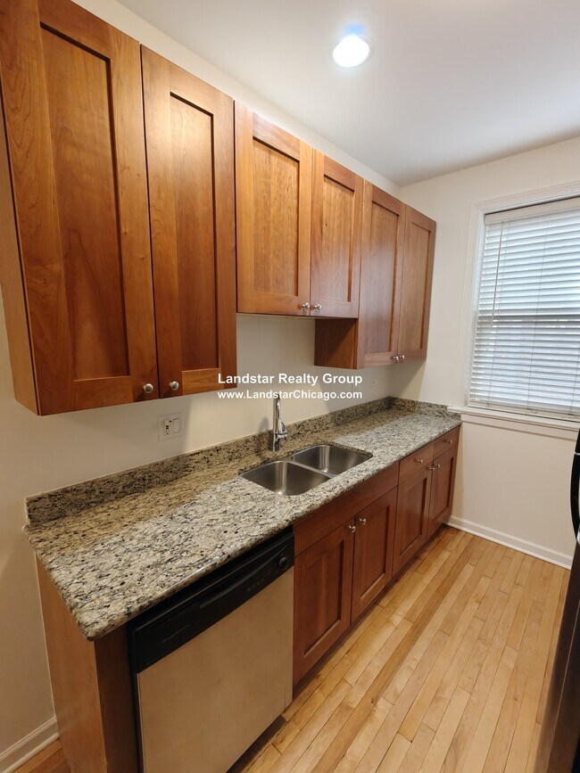 Photo - 4946 N Ridgeway Ave