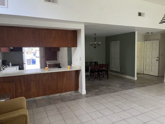 Photo - 2825 Woodland Ave