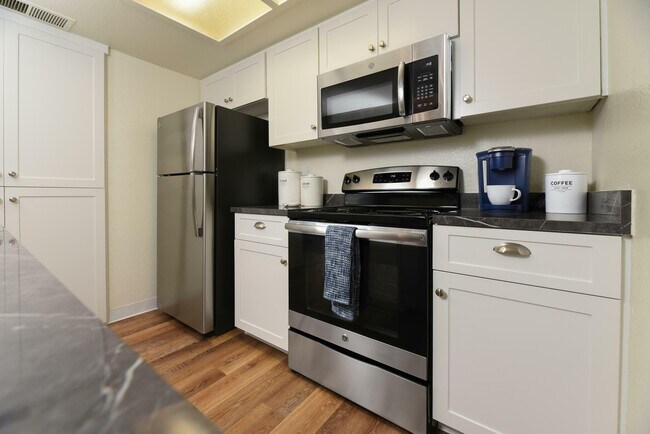 Photo - Diamond Hillside