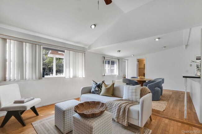 Photo - 15 Community Rd