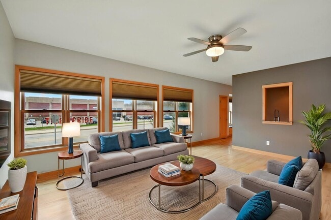 Photo - Newhall 29 LLC Unidad 3