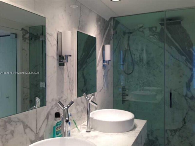 Photo - 485 Brickell Ave Unit 3303