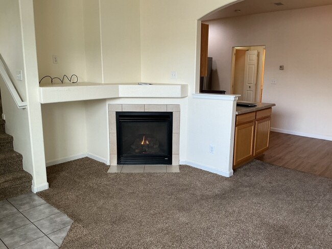 Photo - 3330 Apple Blossom Way
