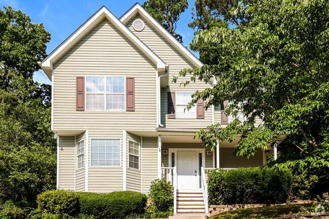 Building Photo - 1042 Whispering Woods Dr Rental