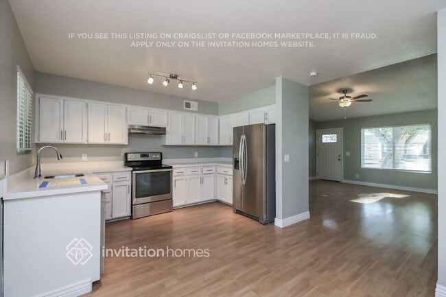 Photo - 2926 E Escondido Ave