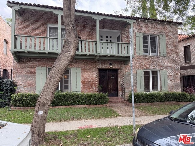 Building Photo - 1132 N Vista St Unit 4