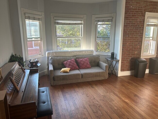 Photo - 495 Broadway Unit 2