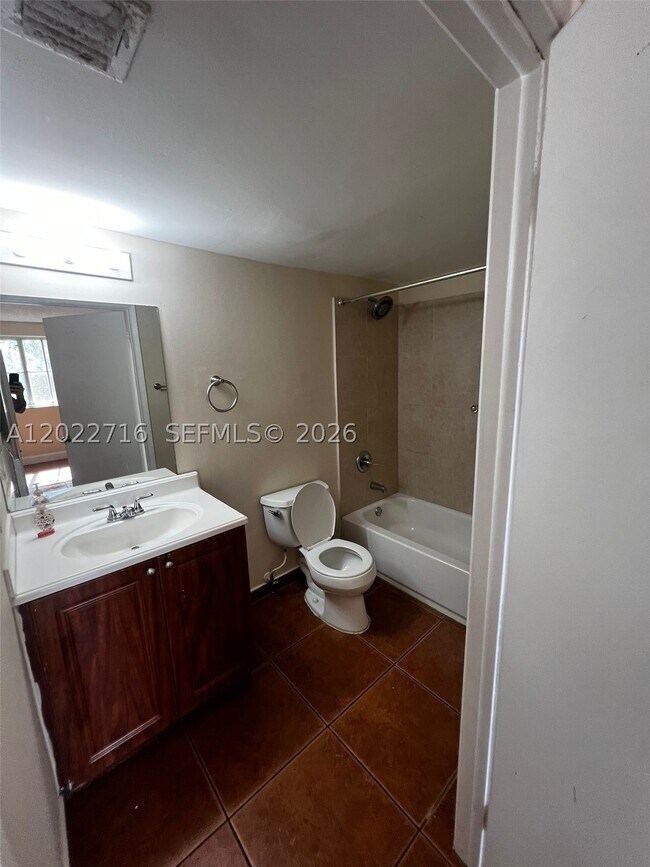 6195 NW 186th St Unit 301
