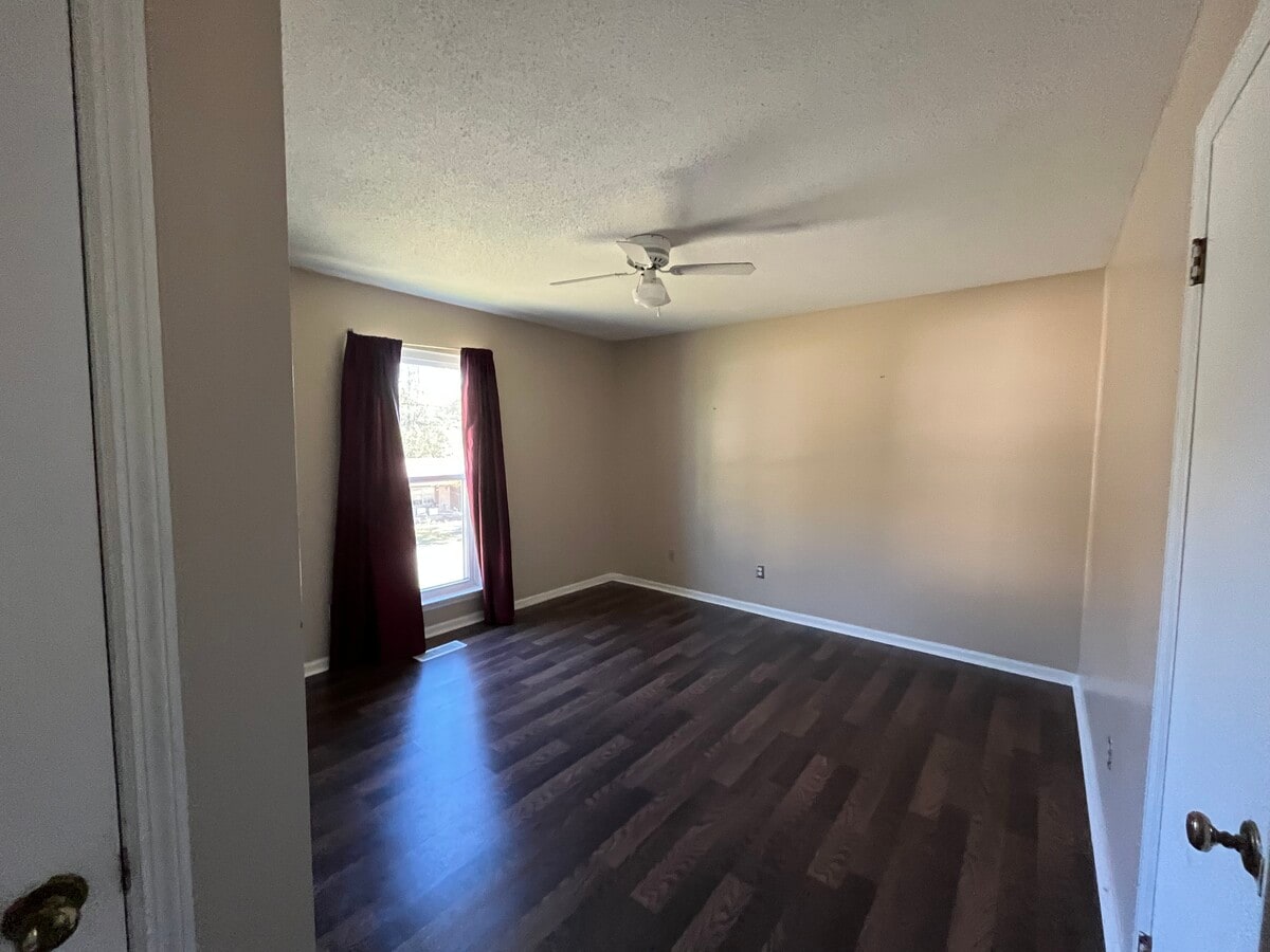 Photo - 6253 Teletha Ln