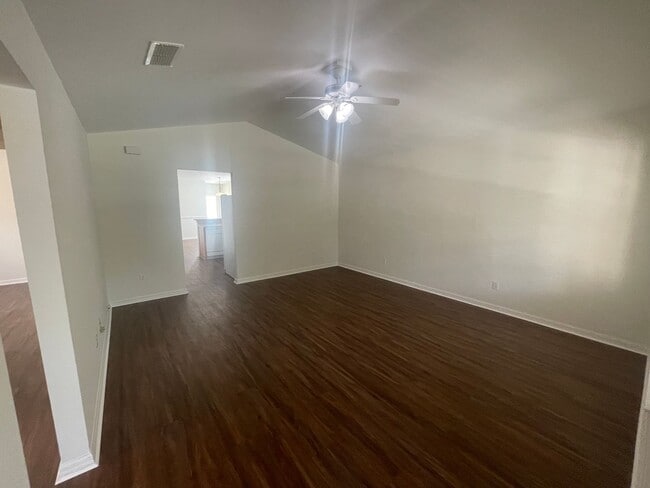 Photo - 3/2 Home in Walnut Creek with Vaulted Ceilings and Updated Finishes