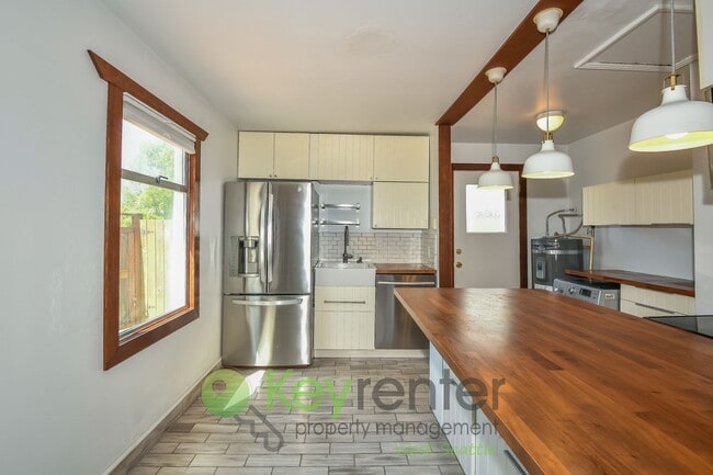 Photo - Clean Design and Easy Living in Seattle
