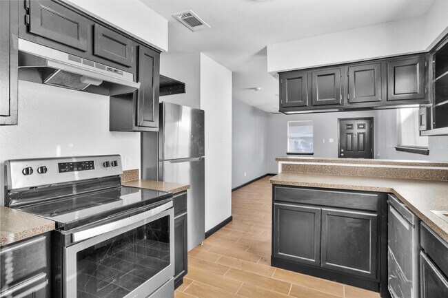 Photo - 1121 Lovett St