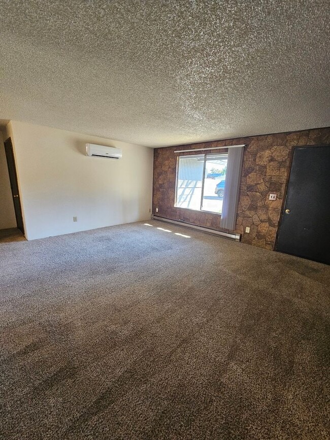 Photo - Private house, in great location!