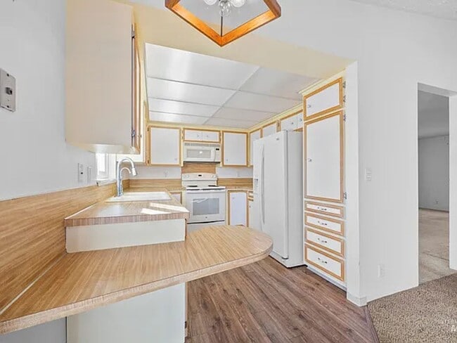 Photo - 80 S Heather Dr